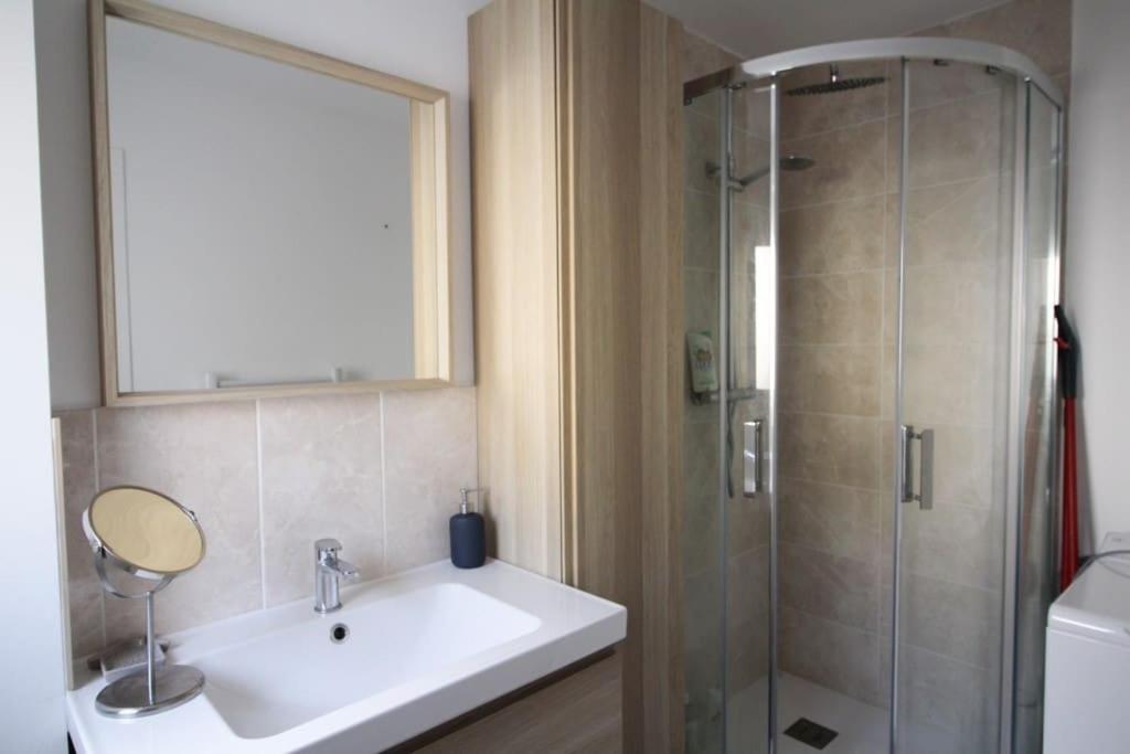Appartement Avec Terrasse Privee, Plage A Pied Saint-Aubin-Sur-Mer  Exterior photo